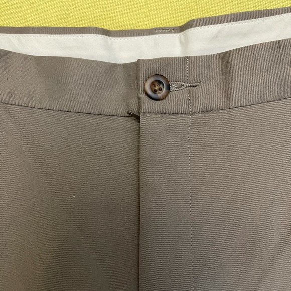 Haggar Pleated Front, Expandable Waistband, sz 38 - Picture 5 of 11